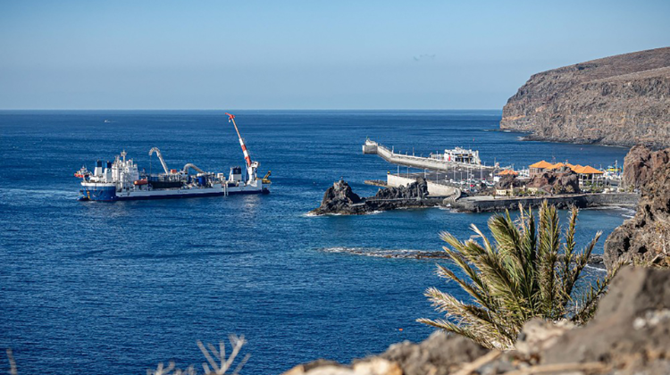 September 1, 2025Red Eléctrica inicia el tendido del cable submarino que unirá Tenerife y La Gomera